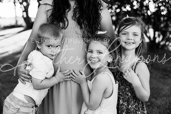 Tyler and Mackenzie Maternity 2024-6BW