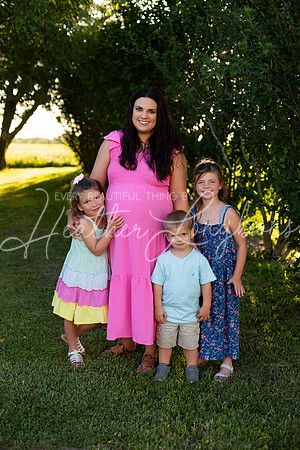 Tyler and Mackenzie Maternity 2024-28