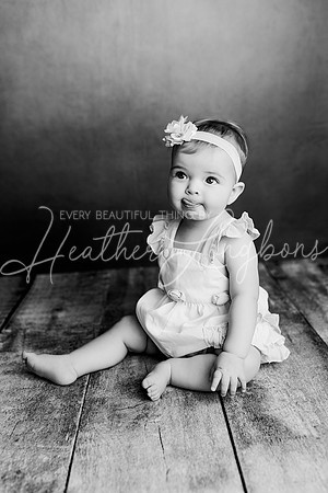 Georgia Sitter Session-2BW