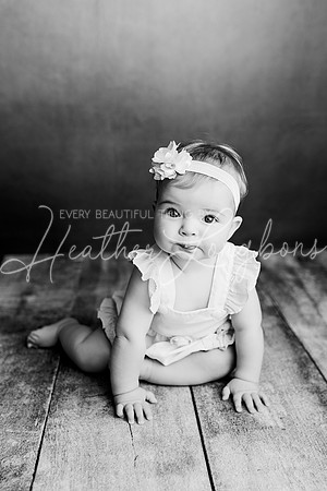 Georgia Sitter Session-7BW