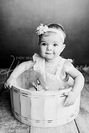 Georgia Sitter Session-9BW