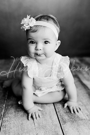 Georgia Sitter Session-8BW