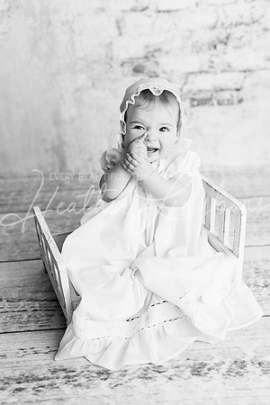 Georgia Sitter Session-25BW