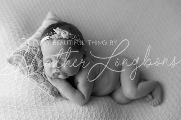 Sarah Newborn-12BW