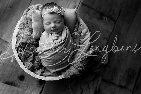 Sarah Newborn-26BW