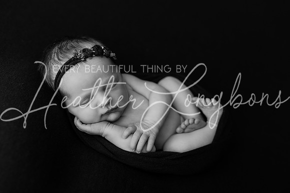 Sarah Newborn-28BW