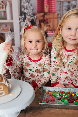 Christmas Kitchen Cousins-17
