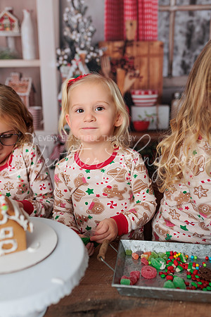 Christmas Kitchen Cousins-22