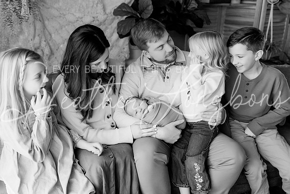 Lena Harris Newborn-15BW