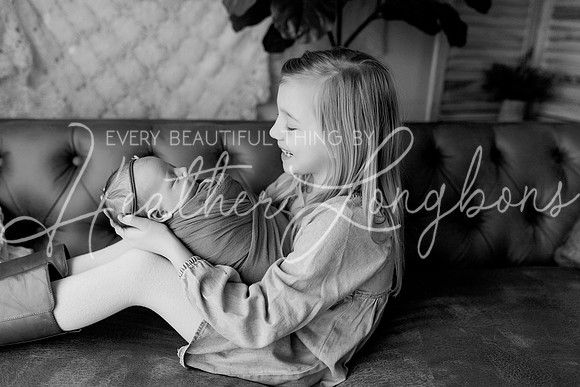 Lena Harris Newborn-58BW