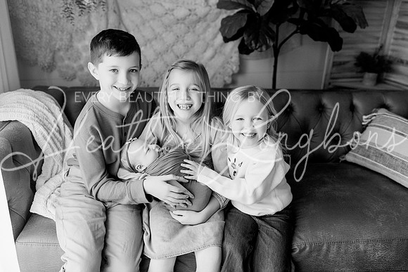 Lena Harris Newborn-78BW