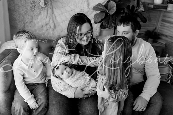 Corie Taylor Newborn-6BW