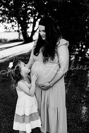 Tyler and Mackenzie Maternity 2024-42BW