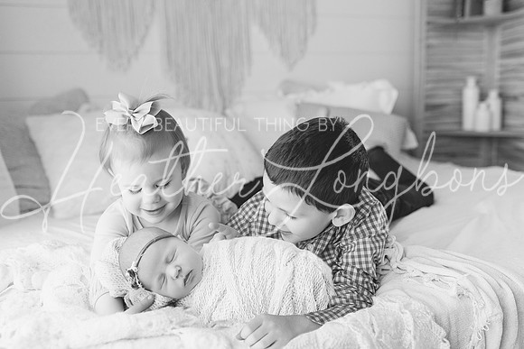 Finley Newborn-27BW