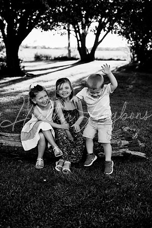 Tyler and Mackenzie Maternity 2024-15BW