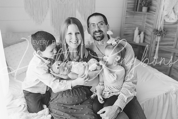 Finley Newborn-17BW