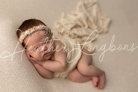 Gwen Newborn-5