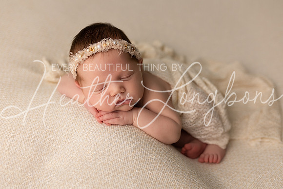 Gwen Newborn-6
