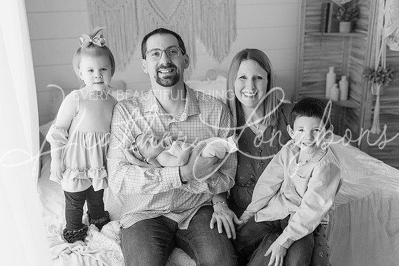 Finley Newborn-18BW