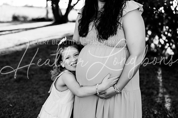 Tyler and Mackenzie Maternity 2024-39BW