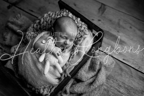 Ari Newborn-10BW