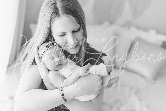 Finley Newborn-15BW