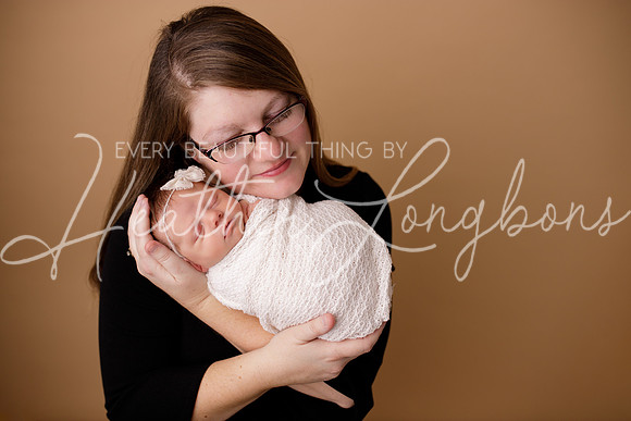 Albion Illinois Photographer Newborn Photography Baby's First Year Family Siblings studio portraits southern Illinois -5
