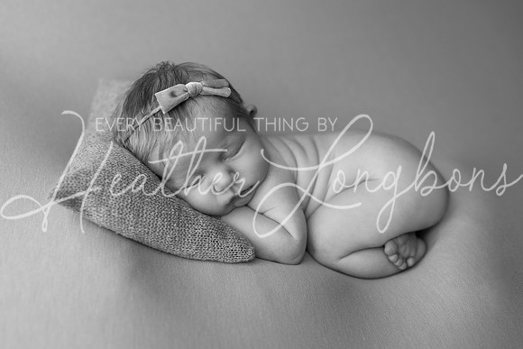 Ellaretta newborn-32BW