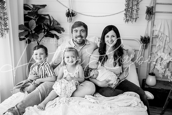 Annie newborn-1BW