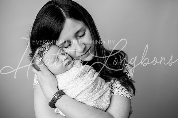 Annie newborn-16BW
