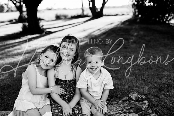 Tyler and Mackenzie Maternity 2024-19BW