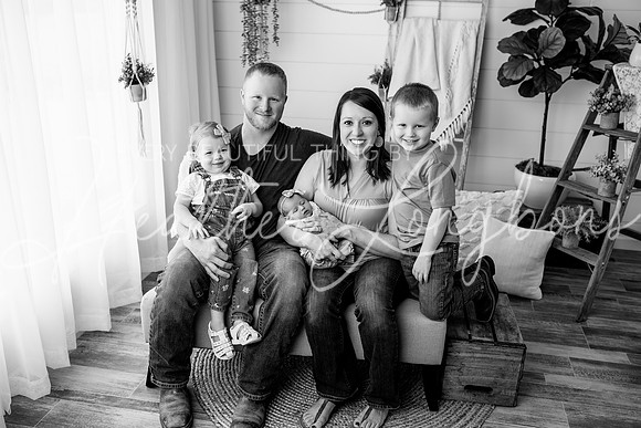 Layla newborn-1BW