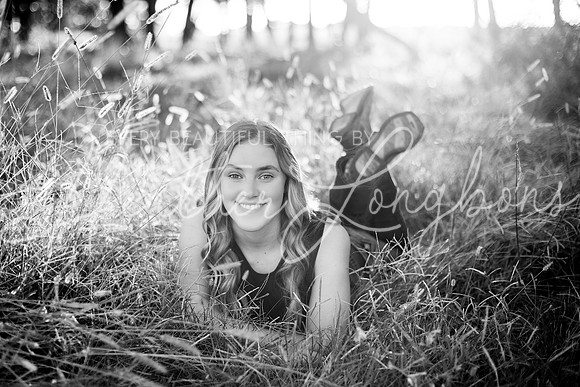 Tara Summer Senior-13BW