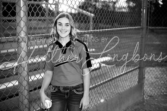 Tara Summer Senior-16BW