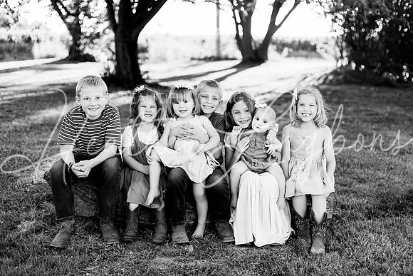 Van Matre family 2024-4BW
