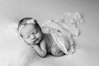 Georgia Cheadle Newborn-2BW