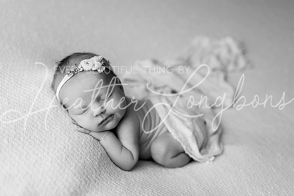 Georgia Cheadle Newborn-2BW