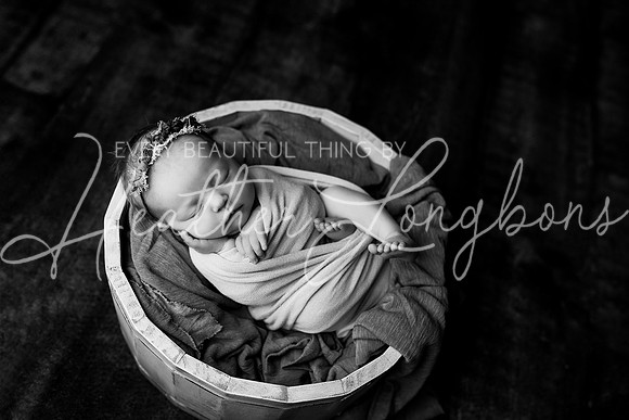 Georgia Cheadle Newborn-7BW