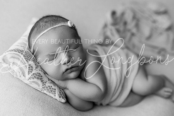 Adeline Newborn-15BW