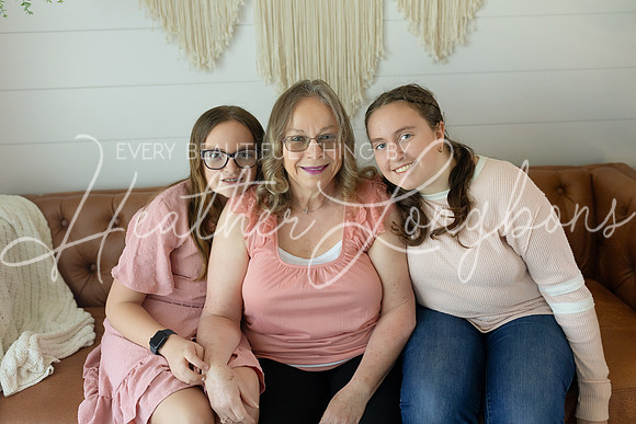 Perry girls and grandma-1
