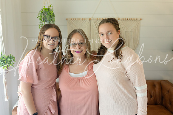 Perry girls and grandma-12