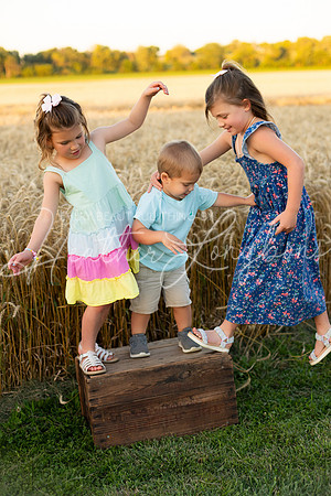Tyler and Mackenzie Maternity 2024-99