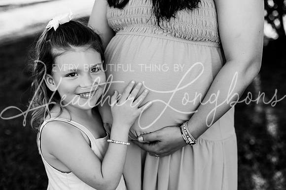 Tyler and Mackenzie Maternity 2024-40BW