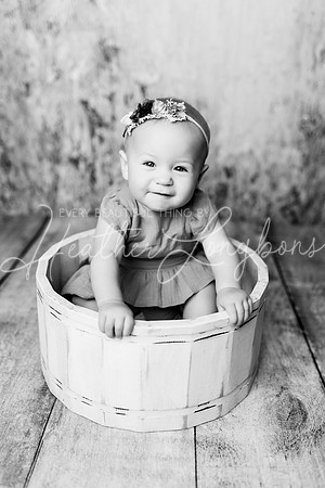 Finley Cake Smash-17BW