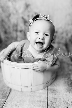 Finley Cake Smash-24BW