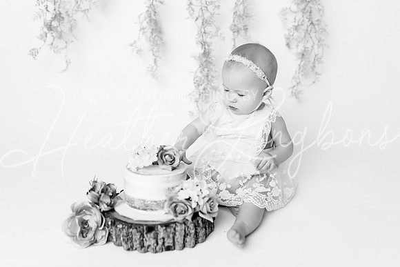 Finley Cake Smash-27BW