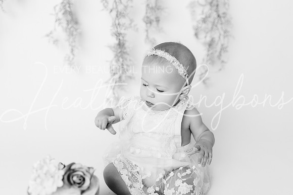 Finley Cake Smash-32BW