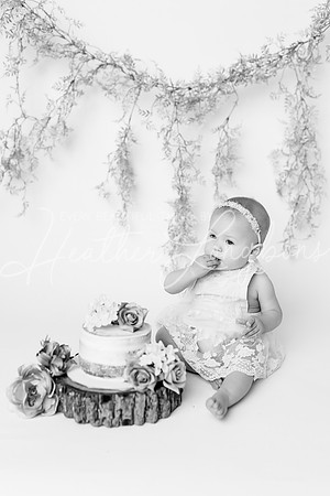 Finley Cake Smash-34BW