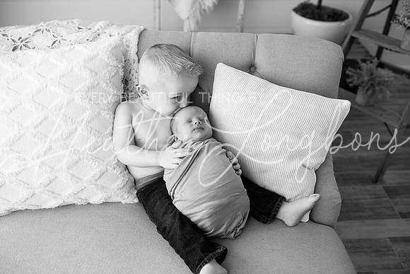Easton newborn-2BW