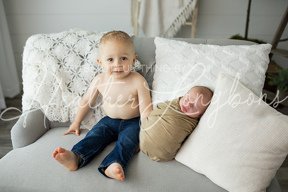 Easton newborn-18